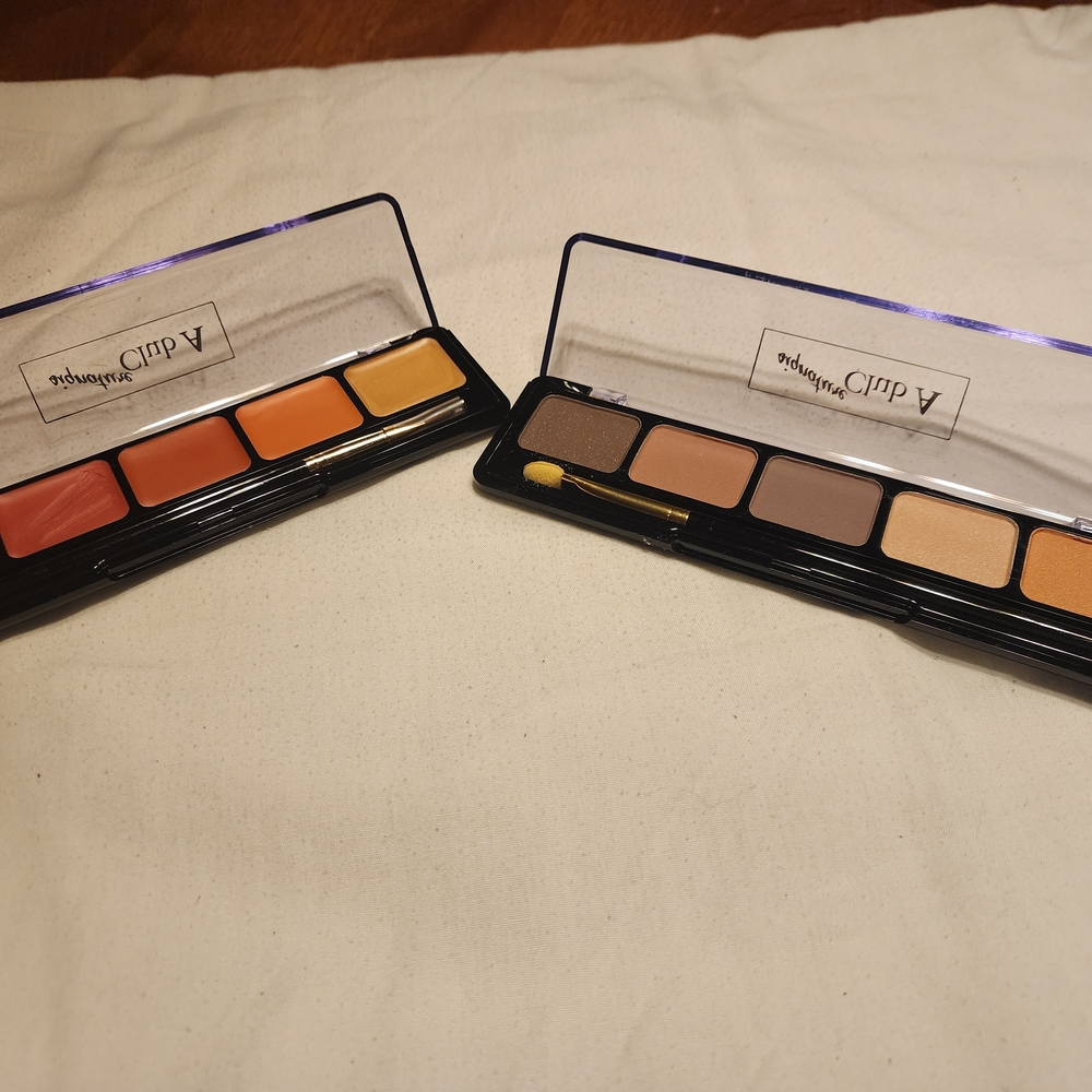 Signatur A Clun Inctedible Eyeshadow Palette & Perfect Lip Color Palette